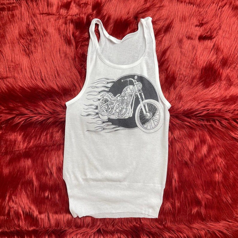 Ribbed Tank with Flamin’ Motor - Summer Grunge Clothing recension och pris