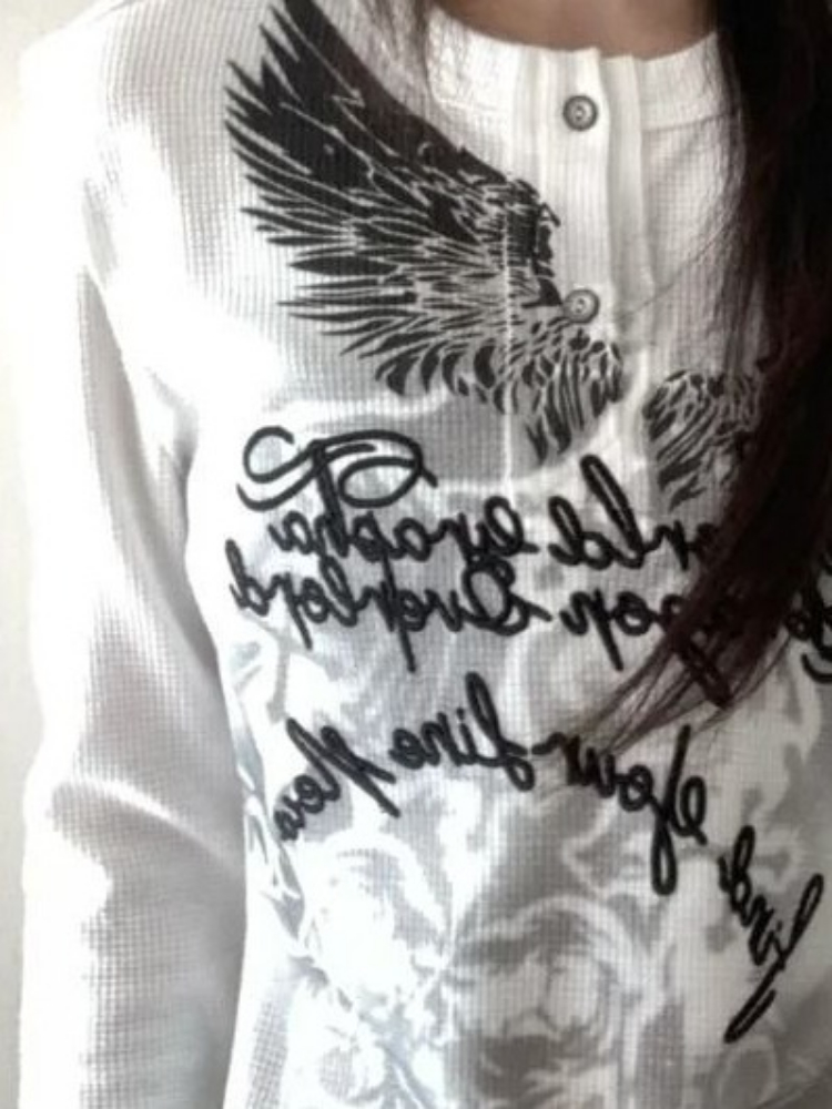 Japanese Vintage Wing Letter P - Summer Grunge Clothing recension och pris